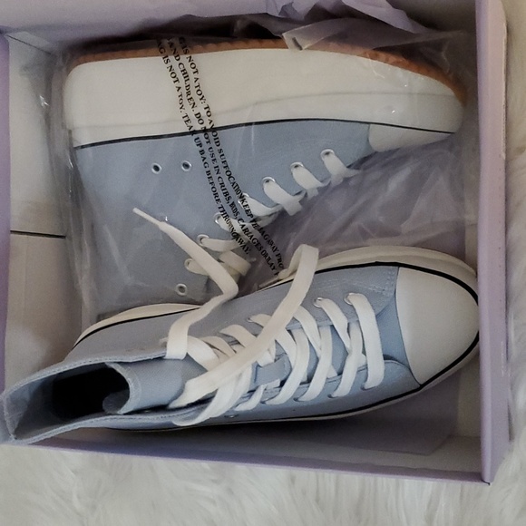 Madden Girl Womens Winnona Sneaker 7 1/2 Powder Blue - Picture 5 of 11